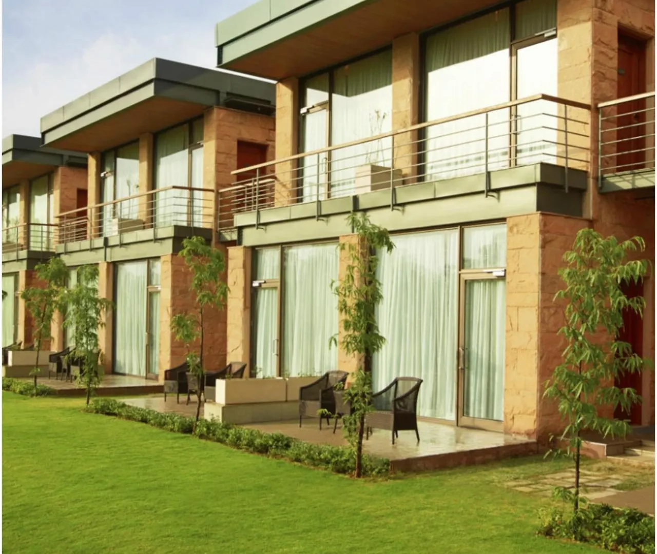 Taj Damdama Lake Resort & Spa, Gurugram Gurgaon 5*,